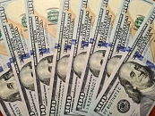 Россияне ринулись скупать доллары из-за ожиданий скорого ослабления рубля