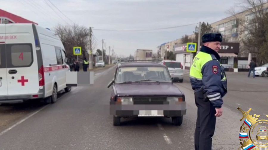 В Тимашевском районе отечественная легковушка насмерть сбила женщину 