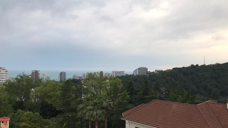 В Сочи, Геленджике, Анапе, а также на курортах Кубани в выходные дни обещают капризную погоду: дожди, ливни, грозы с максимальной температурой +33°С