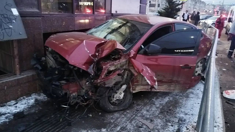 Пешеход погиб после столкновения Toyota и Hyundai в Краснодаре