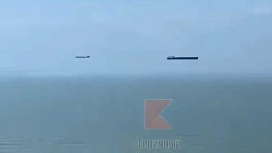 В Ейске из-за редкого оптического явления фата-моргана корабли поплыли по небу