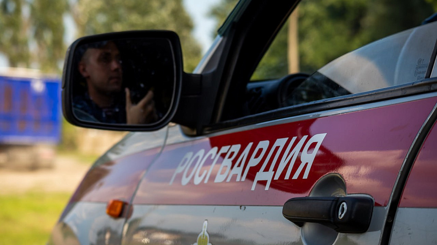 В Армавире с помощью Росгвардии задержаны пятеро вымогателей с ущербом более 2 млн рублей