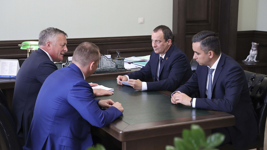Председатель ЗСК Юрий Бурлачко провел рабочую встречу с генеральным директором ООО «Газпром межрегионгаз»