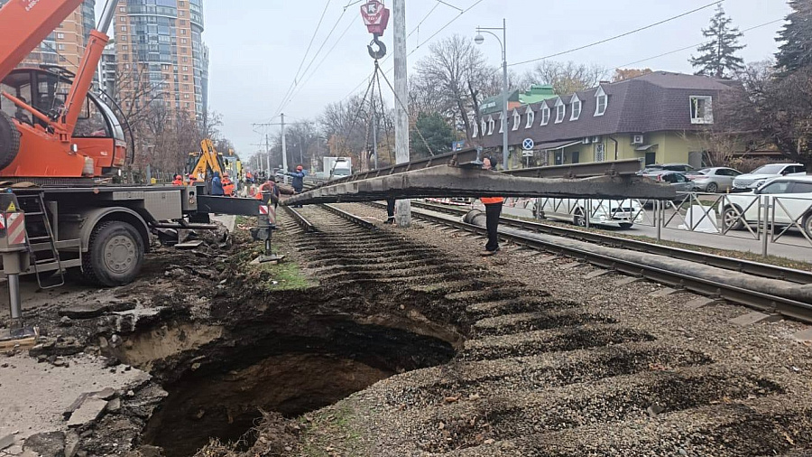 В мэрии Краснодара рассказали о ходе ремонта нового провала на улице Московской