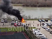 Во дворе жилого дома в Краснодаре взорвался автомобиль