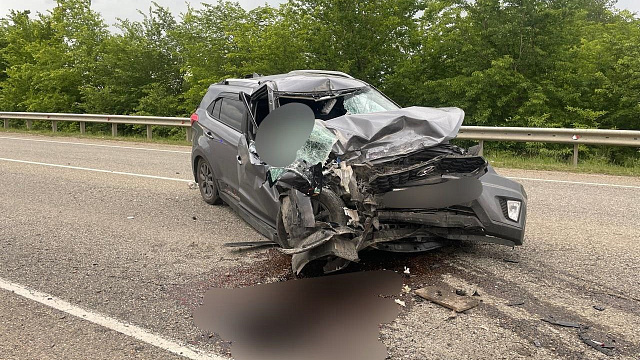В Тихорецком районе 3 человека погибли в аварии с грузовиком 