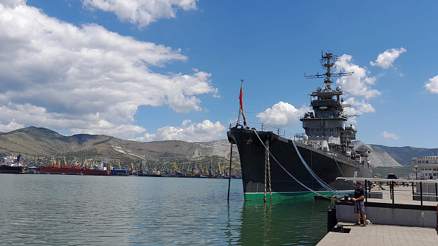 Жителей Новороссийска предупредили о звуках выстрелов со стороны морпорта 