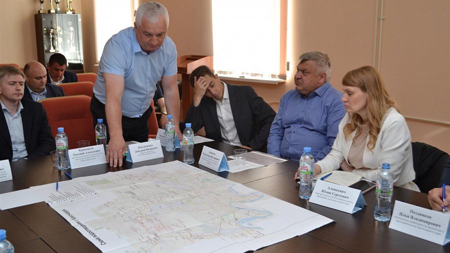 Профильный комитет ЗСК на выездном совещании обсудил строительство школ и развитие инфраструктуры в Краснодаре