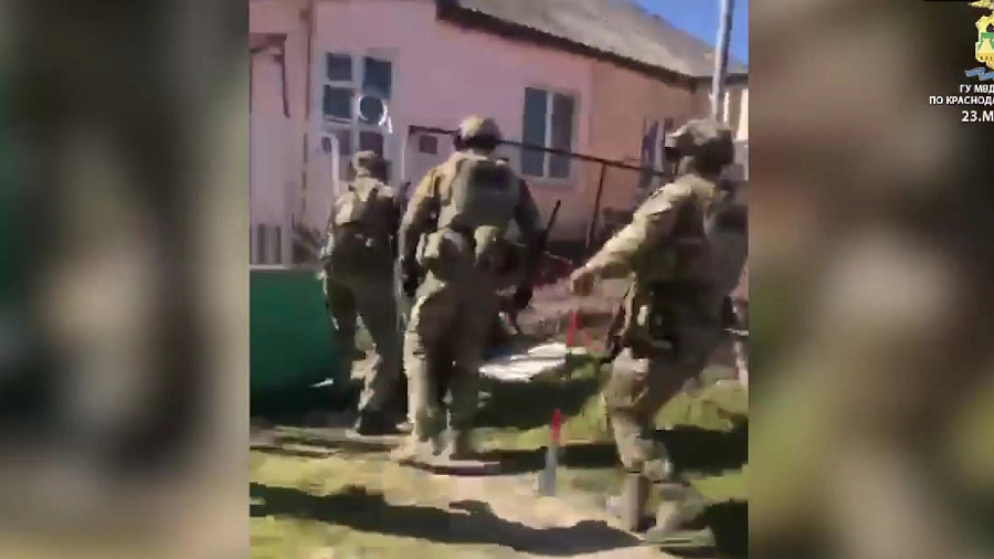 В Анапе сотрудники ФСБ задержали группу из 4 человек, подозреваемых в вооруженном разбойном нападении