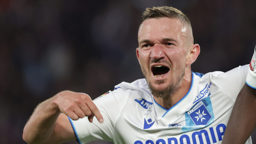 Новый «бык»: в Краснодар прибыл вингер «Осера» Гаэтан Перрен