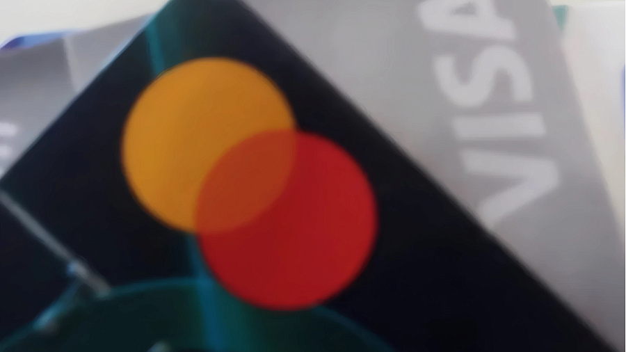 Мошенники атакуют жителей Кубани СМС о восстановлении карт Visa и Mastercard