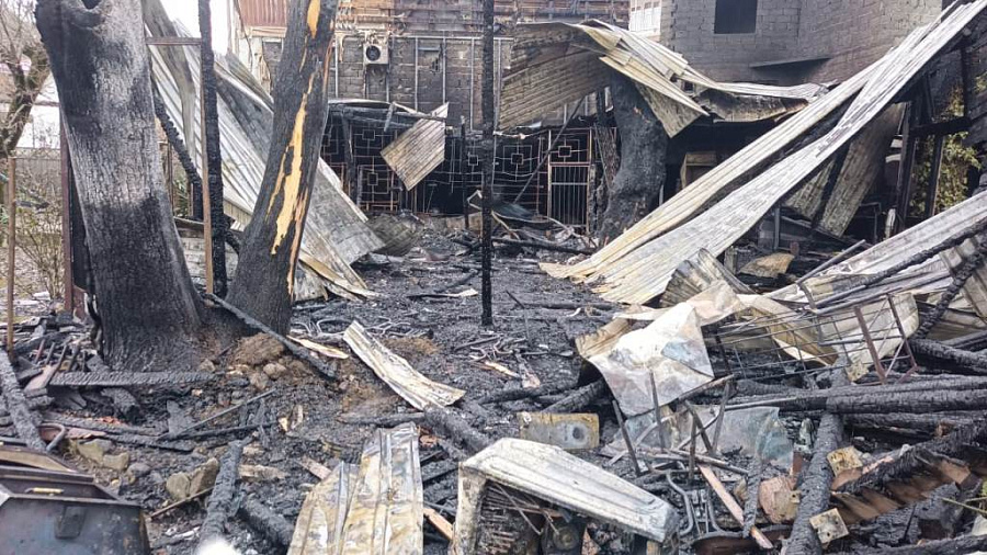 В Сочи пожар уничтожил кафе «Лось Лосось»