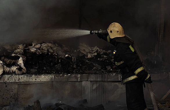 В Краснодаре потушили пожар в магазине «Светофор»