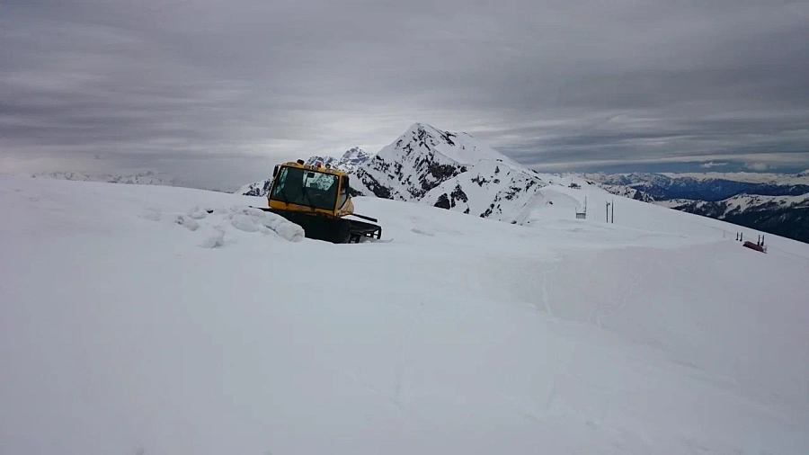 Сугробы в горах Сочи достигли трех метров впервые за сезон