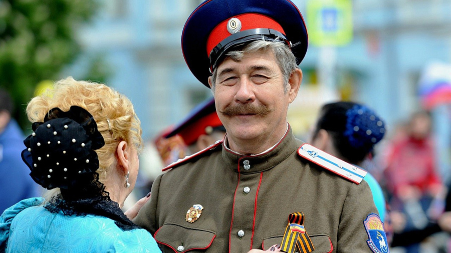 «Путь к сепаратизму»: писатель Прилепин высказался против «выхода из русских» казаков Дона и Кубани