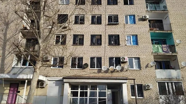 Пострадавший, выбитые окна и поврежденные машины: обломки БПЛА упали в Краснодаре по двум адресам