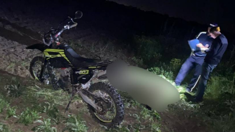 В Кавказском районе разбился мотоциклист 