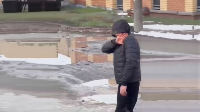 Полиция ищет зацеперов, разбивших стекло трамвая в Краснодаре