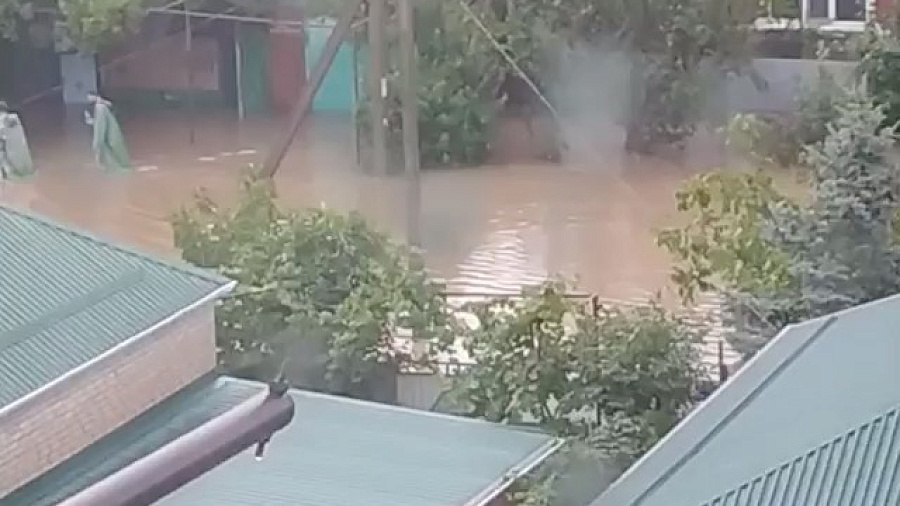 В Темрюкском районе около 800 домов ушли под воду из-за сильных дождей