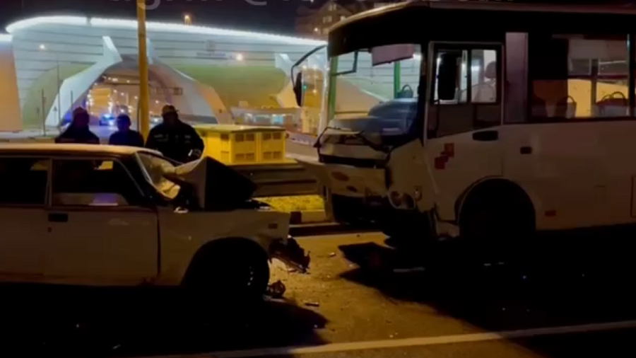 5 человек пострадали в ДТП с пассажирским автобусом на трассе в Сочи