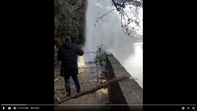 В Сочи строители пробили водопровод, оставив без воды жителей более 20 улиц