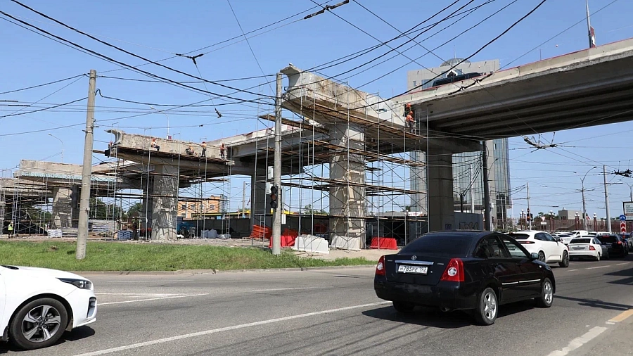 На Тургеневском мосту в Краснодаре несколько дней будут перекрывать проезд