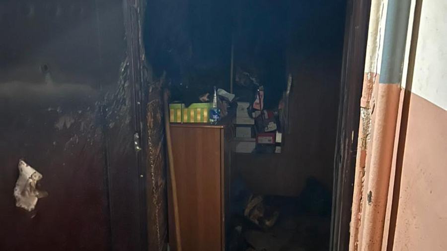 В центре Краснодара во время ночного пожара в квартире погибла 68-летняя женщина