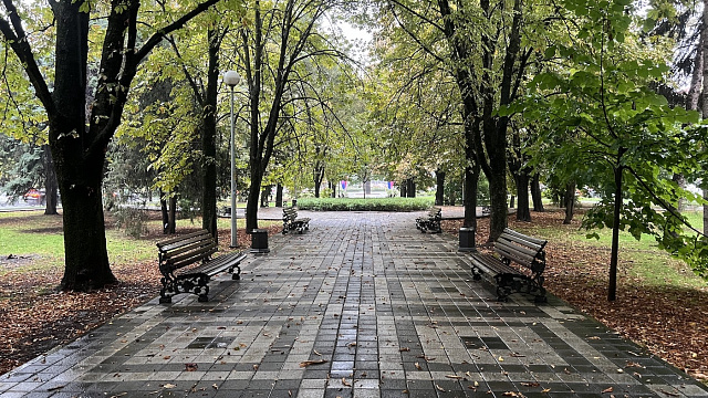 В Краснодаре и крае в конце рабочей недели погода принесет грозы, ливни и мокрый снег в горах