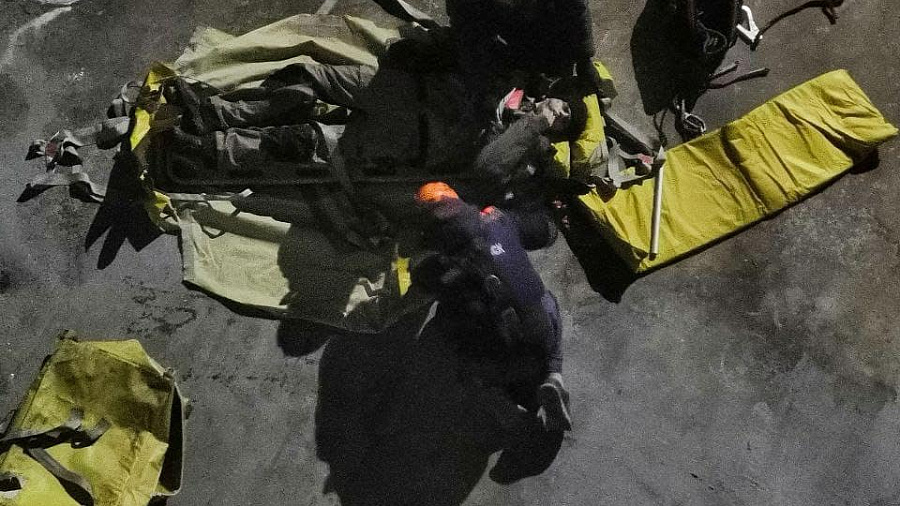 В Новороссийске рабочий сорвался в трюм глубиною в восемь метров