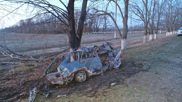 На Кубани молодой парень заживо сгорел в машине