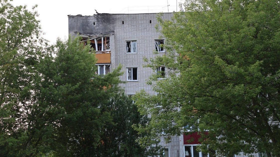 В Липецкой области 8 человек пострадали во время пожара на заводе после атаки БПЛА