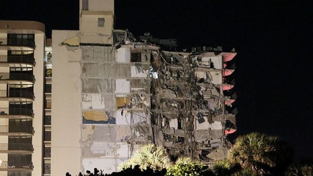 «Это выглядело как что-то из 11 сентября». В Майами среди ночи обрушилось высотное здание