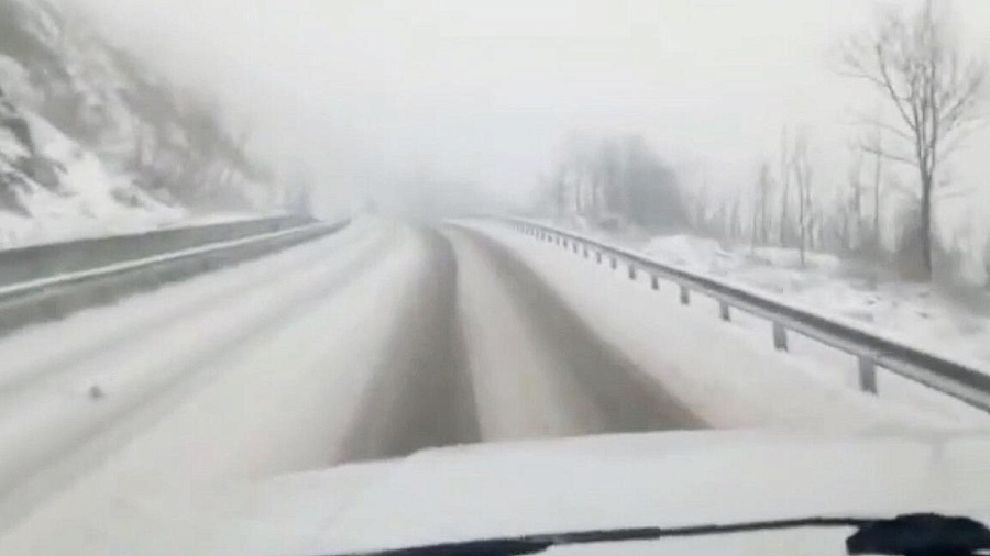 В Краснодарский край вернулась зима со снегопадами (ВИДЕО)