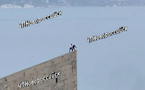 В Новороссийске полиция ищет пару, взобравшуюся на мемориал «Малая Земля», чтобы повторить сцену из «Титаника» 