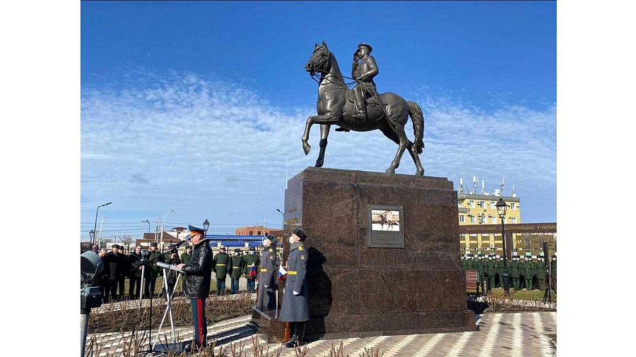 В Краснодаре прошла торжественная церемония открытия памятника советскому генералу Сергею Штеменко