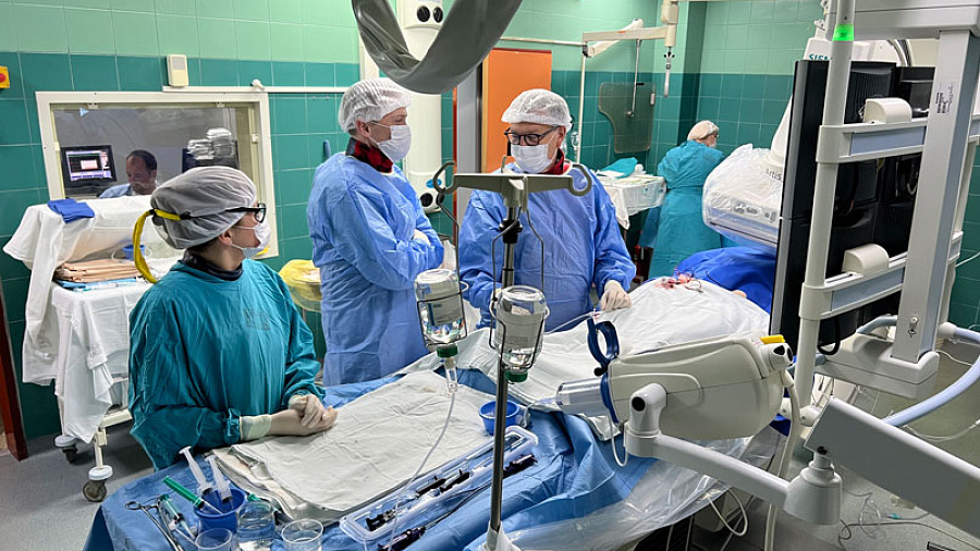 В Краснодаре хирурги провели уникальную операцию на сердце без наркоза