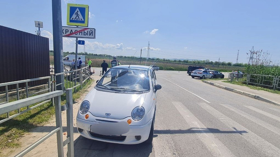 В Анапе иномарка сбила 3 детей на велосипедах 