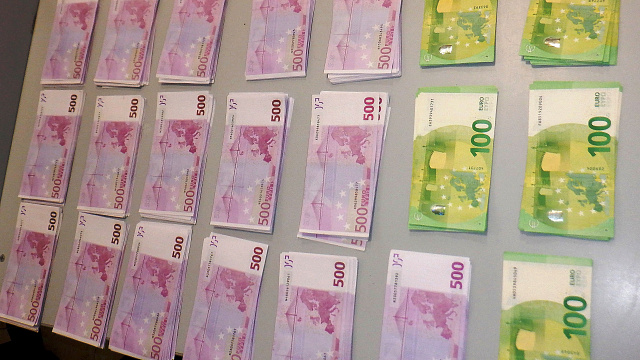 Россиянин пытался через аэропорт Краснодара незаконно вывезти в Стамбул 165 тысяч евро