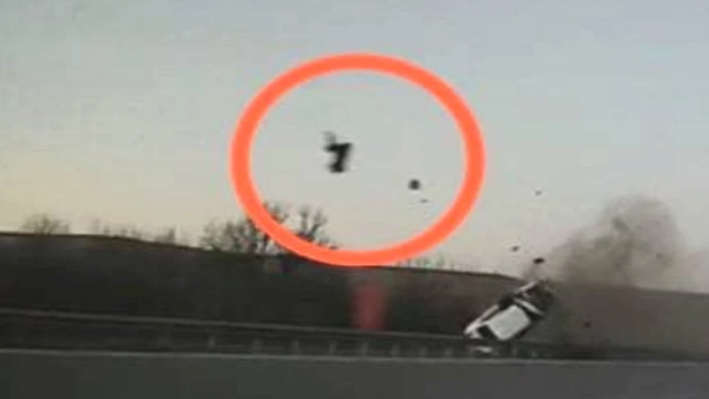 Опубликовано видео с женщиной, выброшенной на 5-метровую высоту из автомобиля во время ДТП в Ставропольском крае