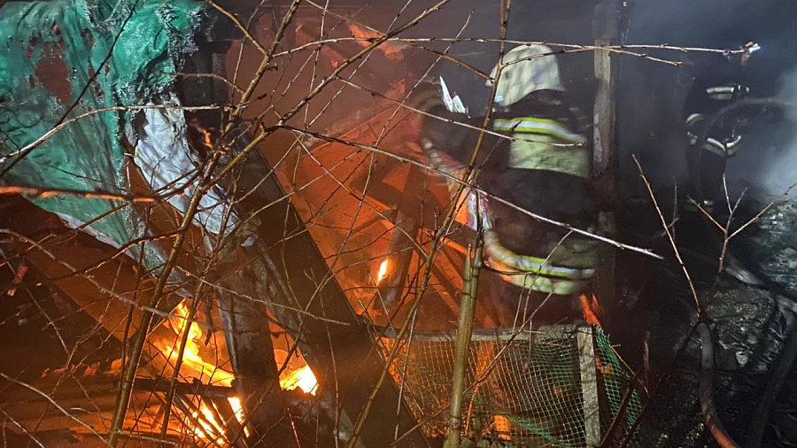 В Адыгее вечером 4 февраля сгорело частное домовладение