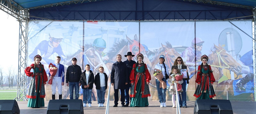 В Павловском районе скачками на приз ЗСК завершился сезон 2025 года