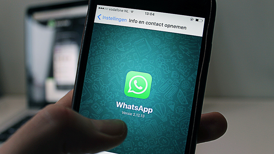«Реагировать на сообщение». Стало известно о новой опции в WhatsApp, доступной россиянам