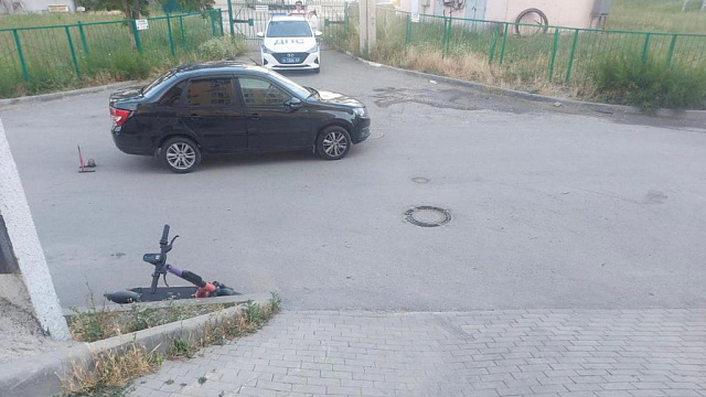В Новороссийске автоледи на «Ладе» сбила 14-летнего подростка на электросамокате