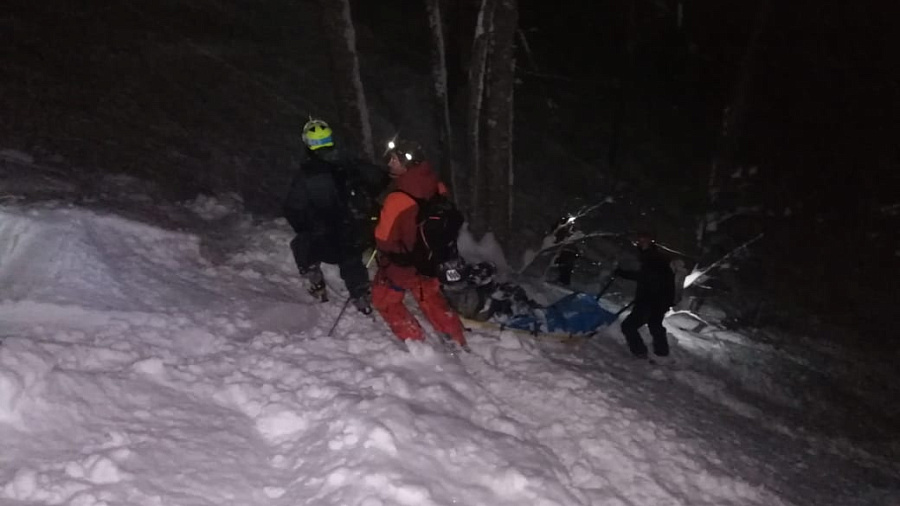 В горах Красной Поляны лыжник из Москвы сломал ногу