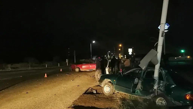 В Краснодарском крае 18-летний парень на «семерке» с 12-дневным стажем вождения устроил ДТП