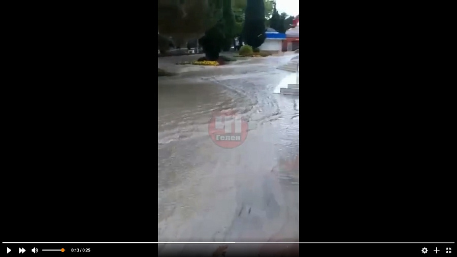 Появилось видео затопленного Геленджика после сильнейшего ливня