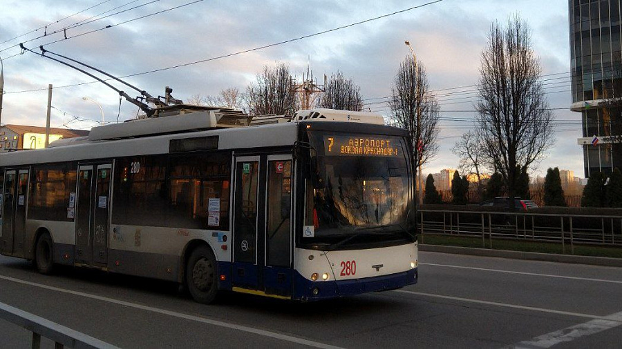 В Центральном округе Краснодара встали троллейбусы 