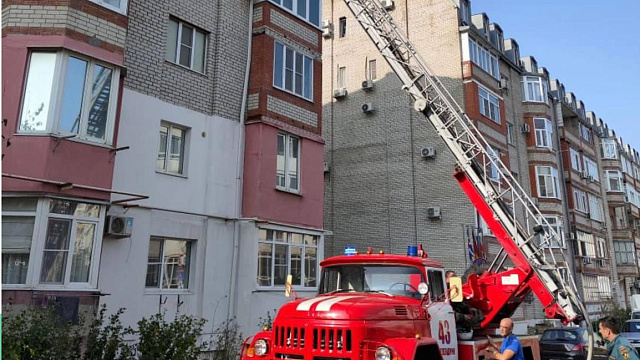 В Геленджике утром 4 октября произошел пожар в многоэтажке