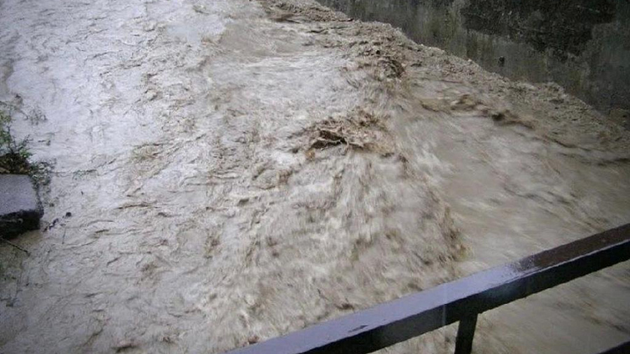 На Кубани и в Адыгее в ближайшие часы уровень воды в реках может достичь опасных отметок