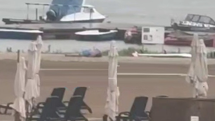 Появилось видео с пляжа в Тульской области, где молния убила троих людей